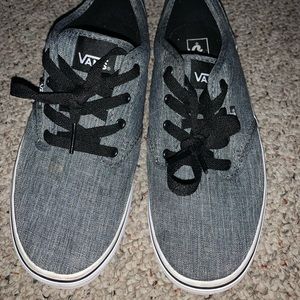 Size 6 youth boys vans